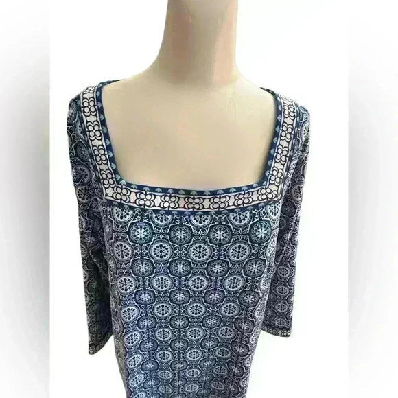 NWOT Size XXL Plus Size Tunic Longer Top Blue Geometric Patern - Picture 7 of 7